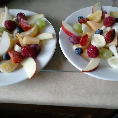 לינה וארוחת בוקר Achill Isle House 3*