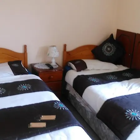 Achill Isle House לינה וארוחת בוקר 3*