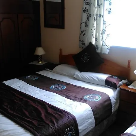 לינה וארוחת בוקר Achill Isle House 3*