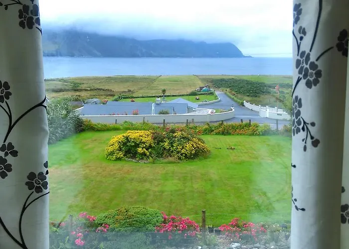 לינה וארוחת בוקר Achill Isle House