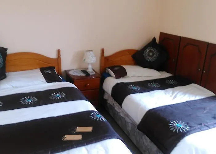 Achill Isle House לינה וארוחת בוקר 3*