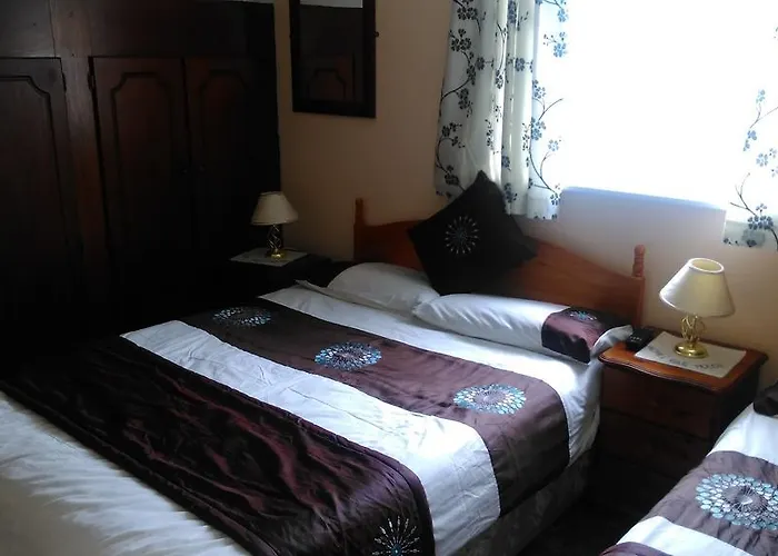 לינה וארוחת בוקר Achill Isle House 3*